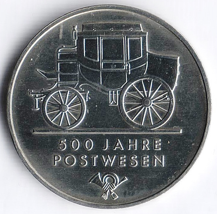 Монета 5 марок. 1990 год, ГДР. 500 лет почте.