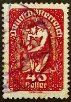 Почтовая марка (40 h.). "Садовник с саженцем". 1919 год, Австрия.