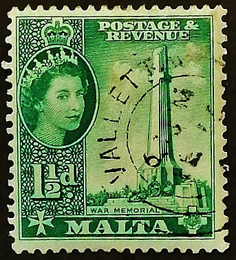 Почтовая марка. "Королева Елизавета II - Военный мемориал во Флориане". 1956 год, Мальта.