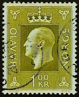 Почтовая марка (1 kr.). "Король Олав V". 1970 год, Норвегия.