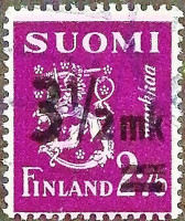Почтовая марка (3⅟₂ m.). "Герб". 1943 год, Финляндия.